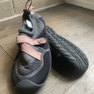 Women’s river shoes